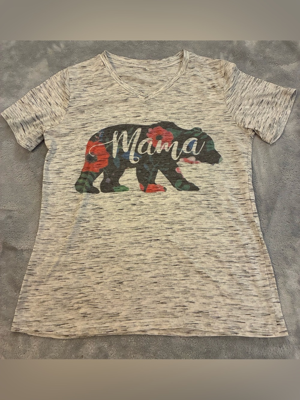 Women’s Mama Bear Graphic V-Neck Tee - Cream Heather Size Medium